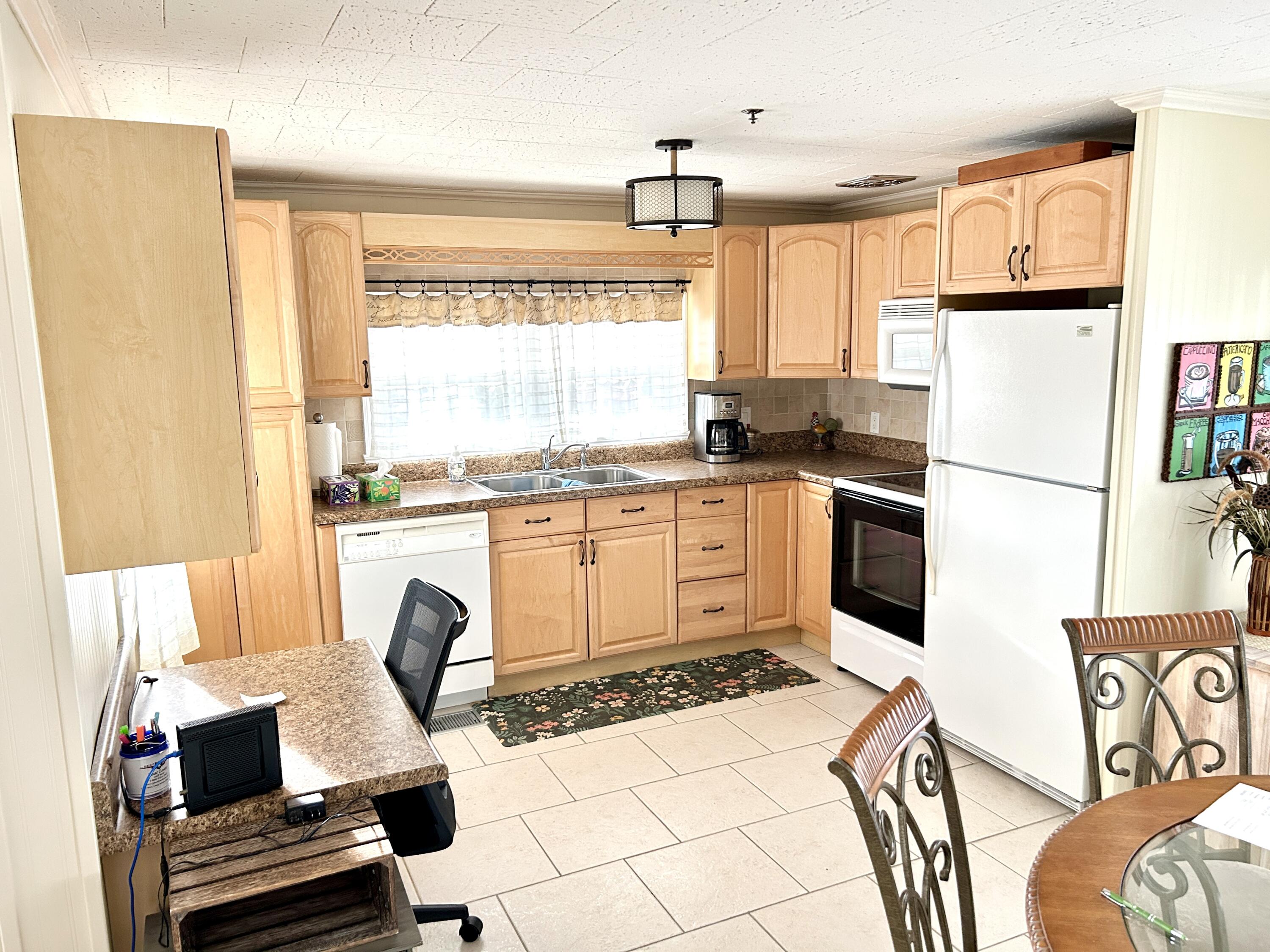1401 South 33rd Road Hollywood, FL 33021 - Photo 9 of 44 IMG_2571