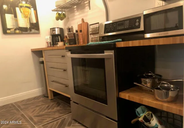 $2,000 | 7625 East Camelback Road, Unit A142, Scottsdale, AZ 85251