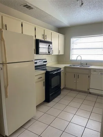 $2,100 | 1618 Bobolink Lane, Casselberry, FL 32707