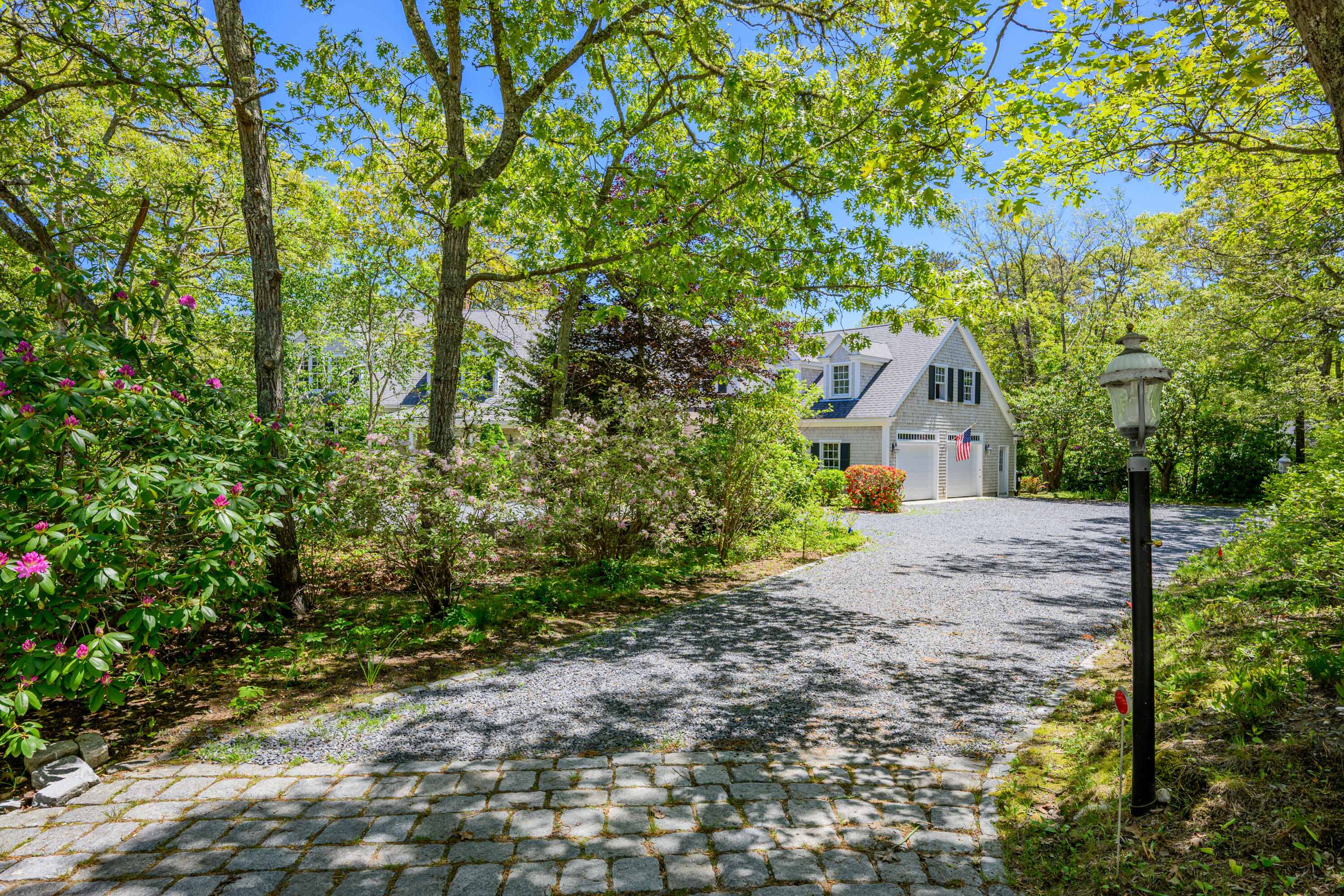 169 Tisquantum Road Chatham, MA 02633 - Photo 9 of 53 169 Tisquantum enty drive