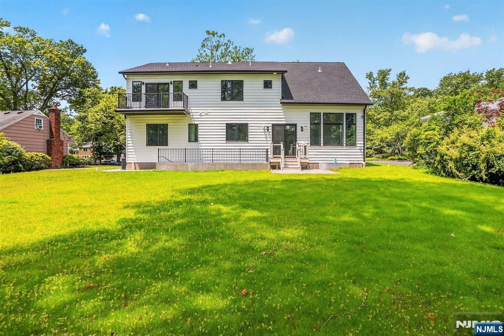 81 Ridge Drive Livingston, NJ 07039 - Photo 22 of 49