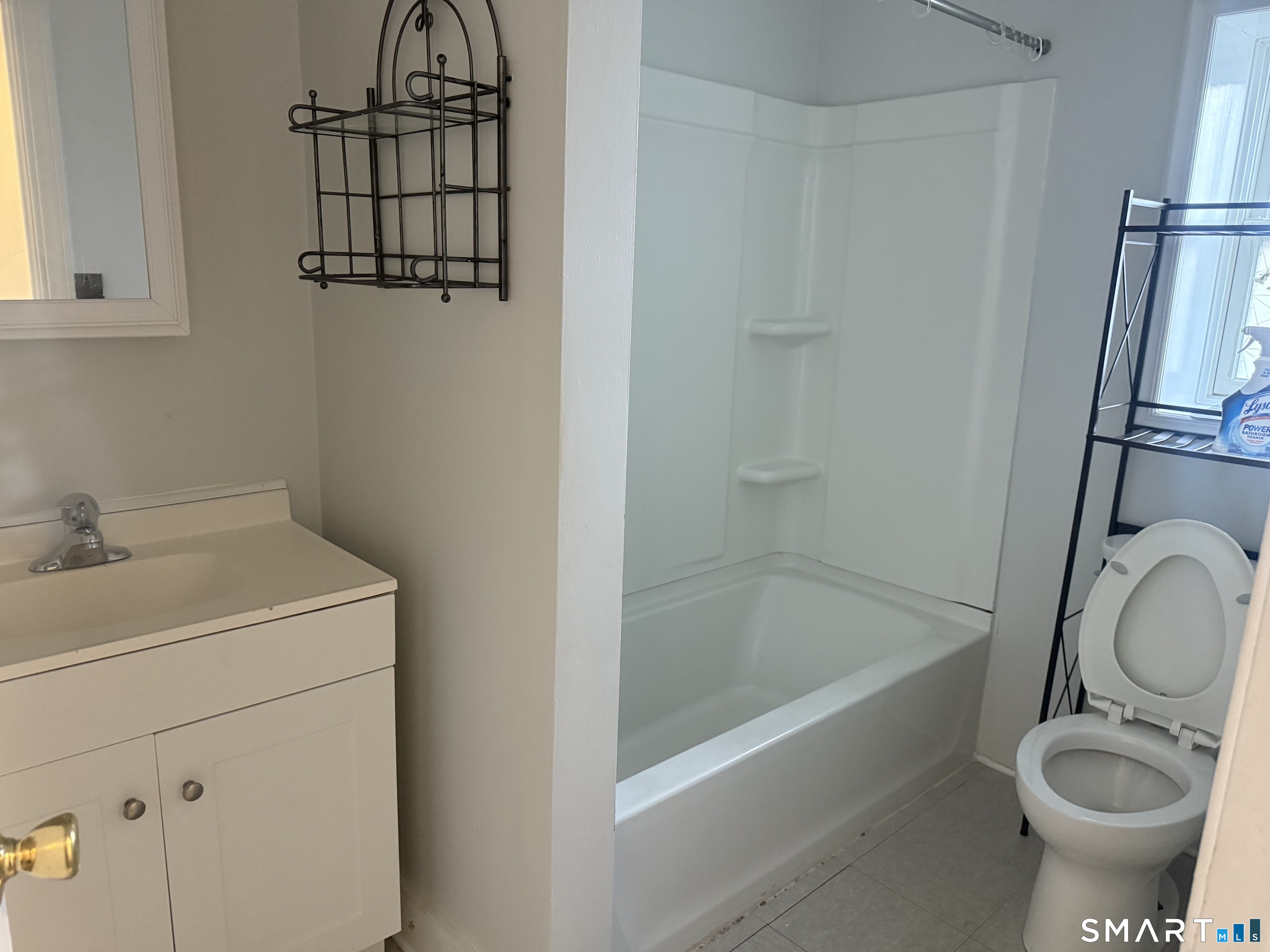 57 New Street, Unit 3 Seymour, CT 06483 - Photo 3 of 6