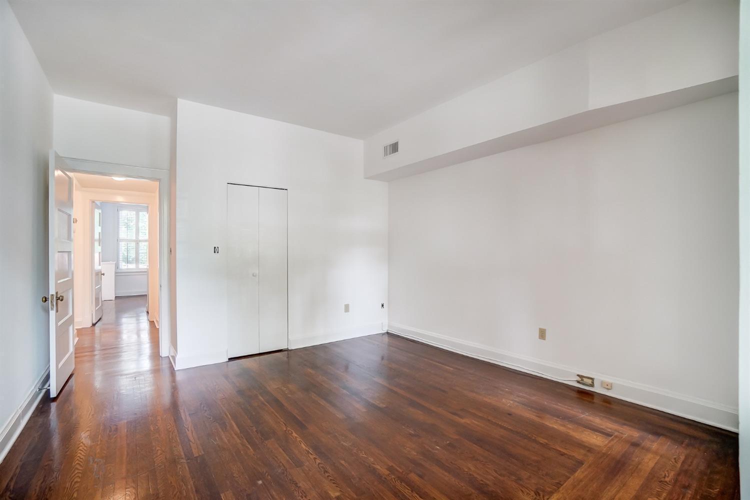 2138 Madison Road, Unit G Cincinnati, OH 45208 - Photo 16 of 42