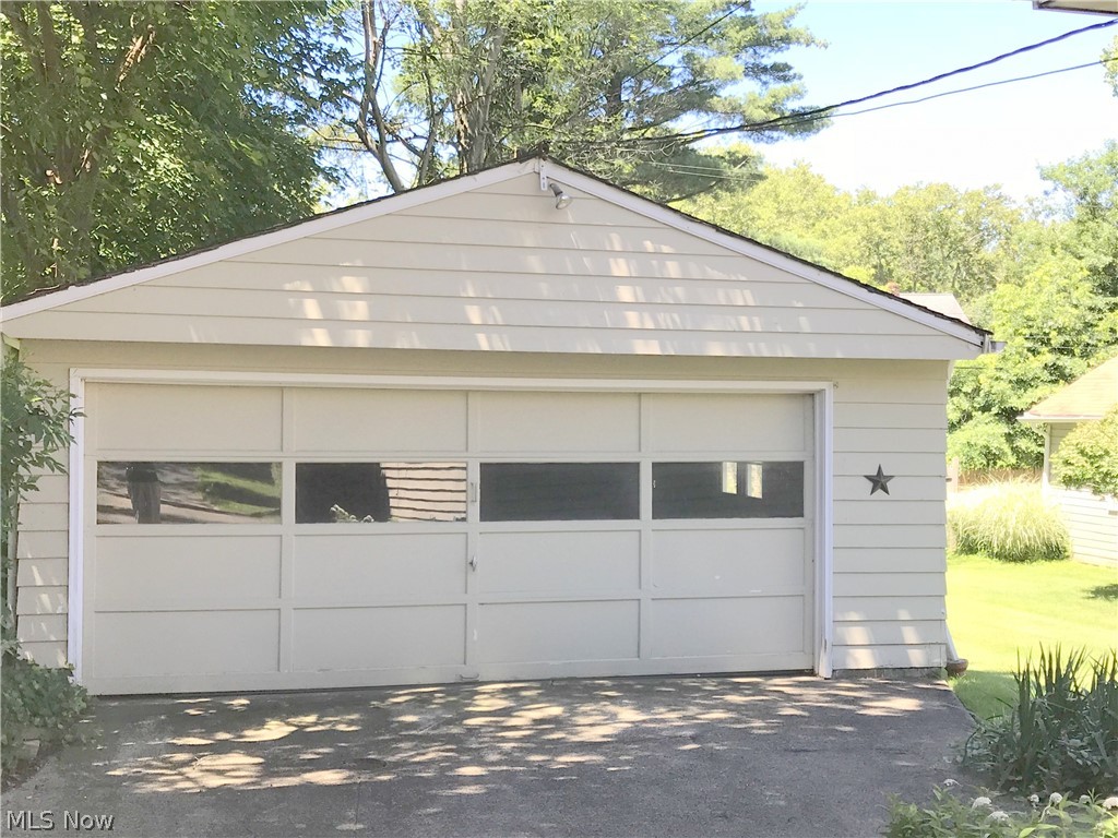 888 Montford Road Cleveland, OH 44121 - Photo 26 of 31