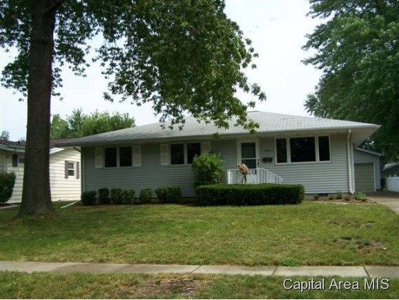 2105 Kaskaskia Drive Springfield, IL 62702 - Photo 1 of 10 Gallery Image 1