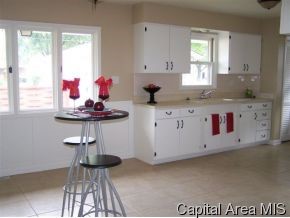 2105 Kaskaskia Drive Springfield, IL 62702 - Photo 3 of 10 Gallery Image 3