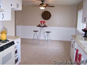 2105 Kaskaskia Drive Springfield, IL 62702 - Photo 4 of 10 Gallery Image 4
