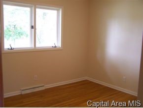 2105 Kaskaskia Drive Springfield, IL 62702 - Photo 6 of 10 Gallery Image 6