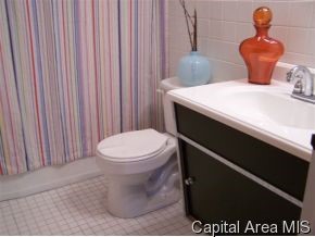 2105 Kaskaskia Drive Springfield, IL 62702 - Photo 7 of 10 Gallery Image 7