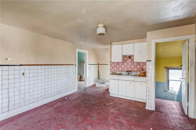 $229,500 | 1326 Lovejoy Street, Cheektowaga, NY 14206