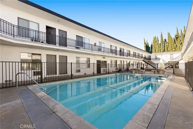 $1,895 | 20445 Saticoy Street, Unit 7, Winnetka, CA 91306