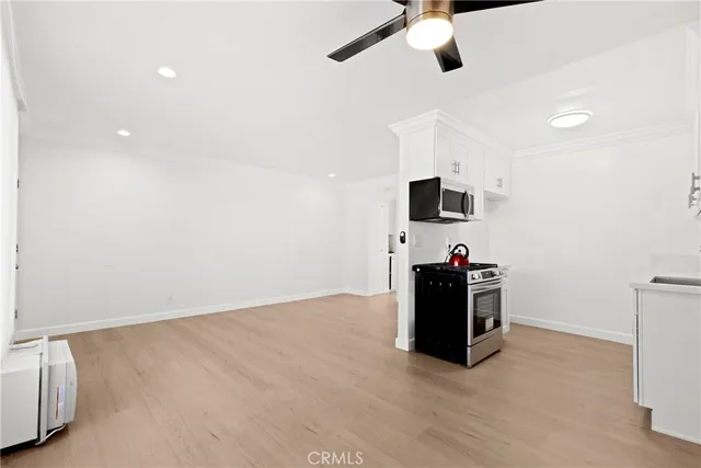 $1,895 | 20445 Saticoy Street, Unit 7, Winnetka, CA 91306