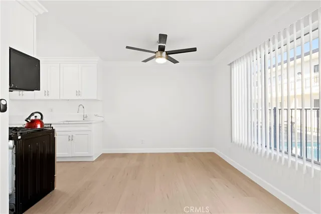 $1,895 | 20445 Saticoy Street, Unit 7, Winnetka, CA 91306