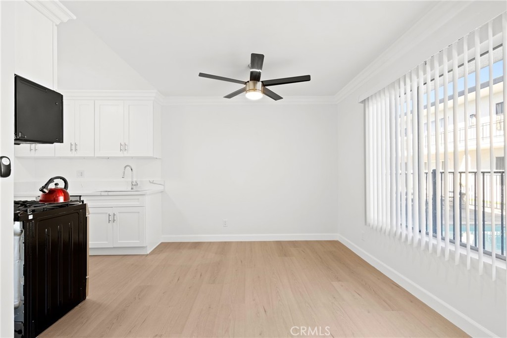 20445 Saticoy Street, Unit 7 Winnetka, CA 91306 - Photo 5 of 13