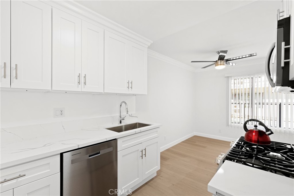 20445 Saticoy Street, Unit 7 Winnetka, CA 91306 - Photo 7 of 13