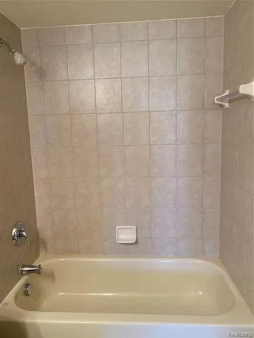 $3,500 | 1046 Lorenzo Court, Troy, MI 48085