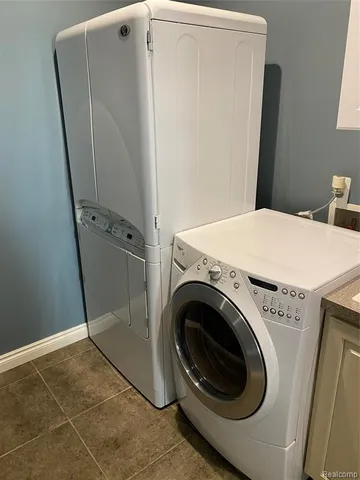 $3,500 | 1046 Lorenzo Court, Troy, MI 48085