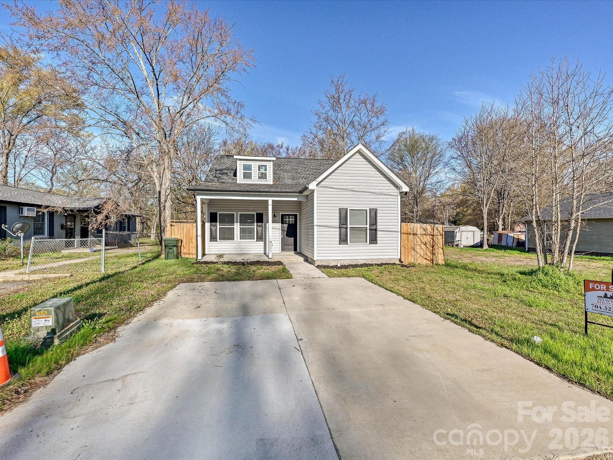 624 Harrison Street Rock Hill, SC 29730 - Photo 2 of 25 a view of a yard in front of house