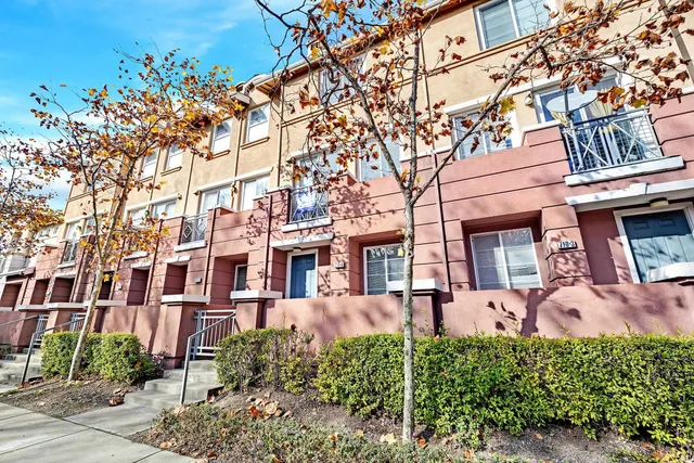 $649,000 | 710 City Walk Place, Unit 4, Hayward, CA 94541