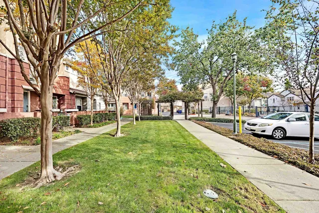 $649,000 | 710 City Walk Place, Unit 4, Hayward, CA 94541