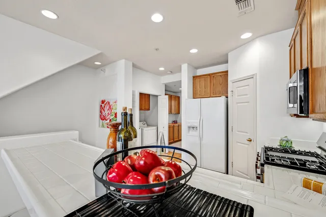 $649,000 | 710 City Walk Place, Unit 4, Hayward, CA 94541