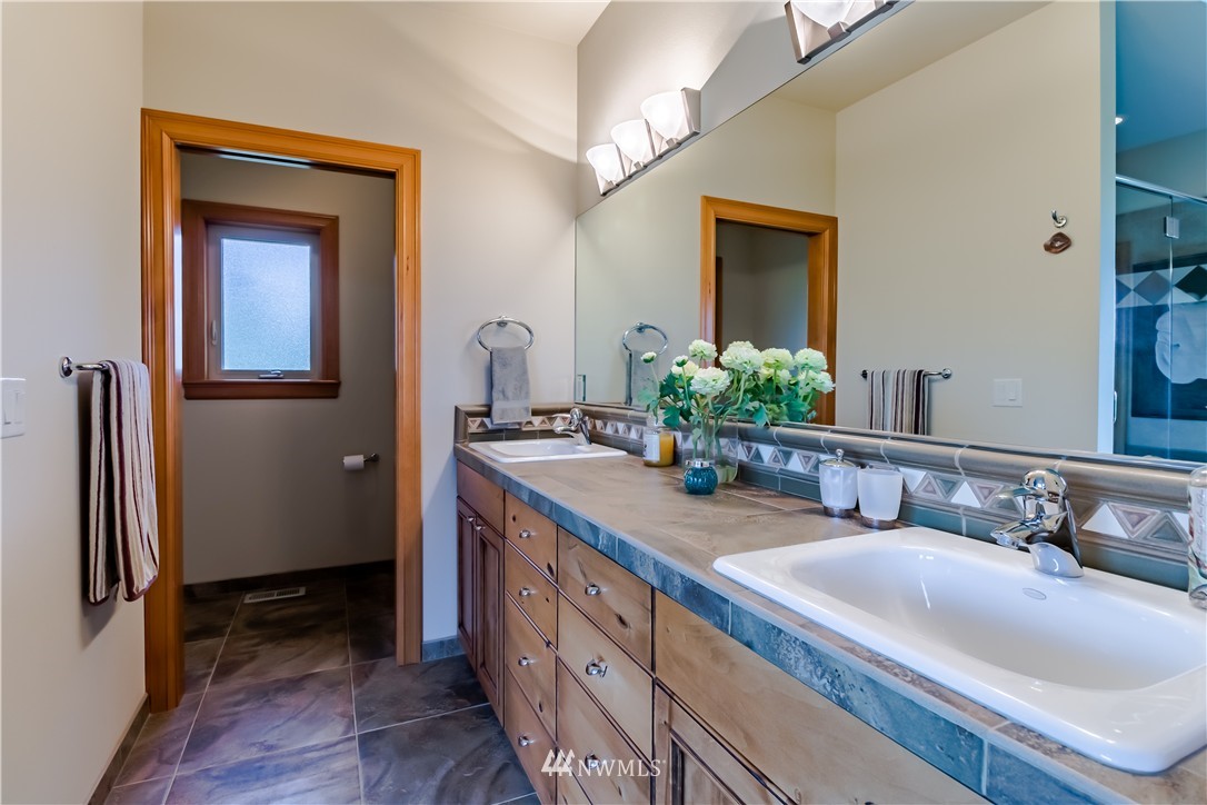 770 Hawks Meadow Road Chelan, WA 98816 - Photo 15 of 25 Gallery Image 15
