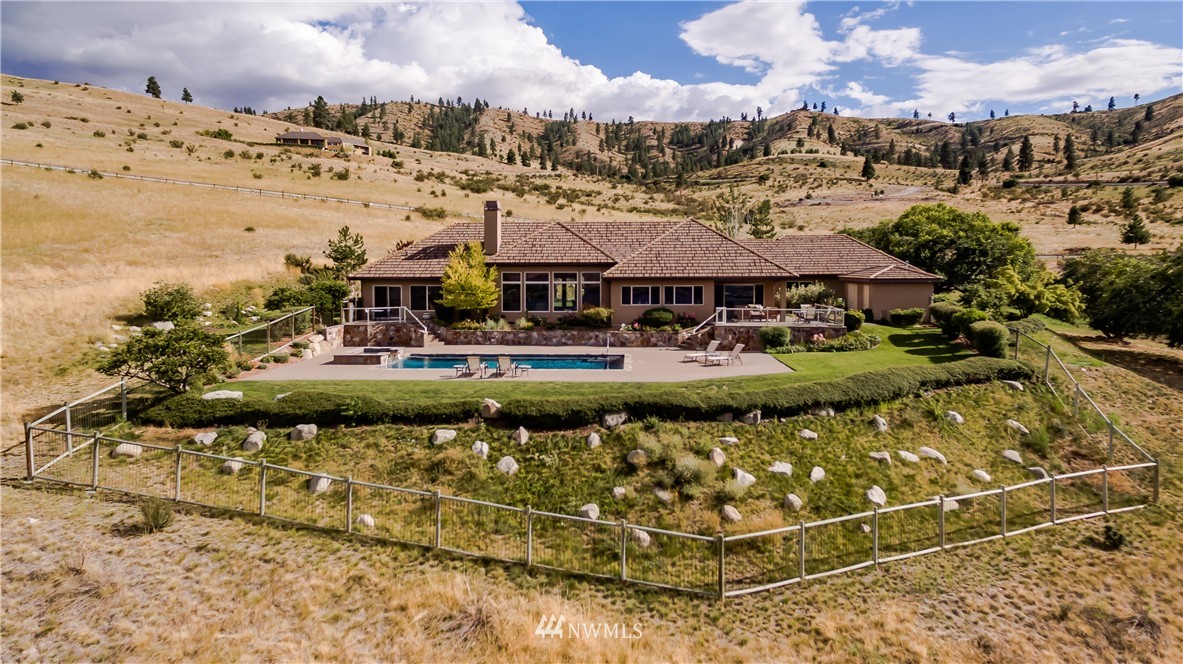 770 Hawks Meadow Road Chelan, WA 98816 - Photo 4 of 25 Gallery Image 4