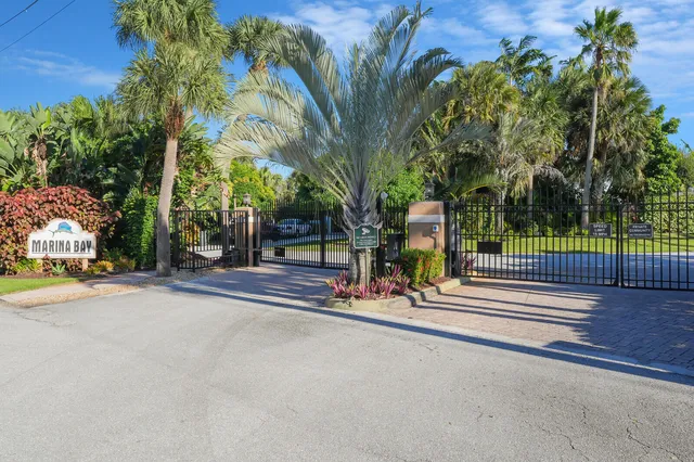 $9,950 | 8951 Southeast Marina Bay Drive, Hobe Sound, FL 33455