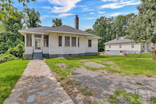 $1,800 | 8209 Moores Chapel Road, Charlotte, NC 28214