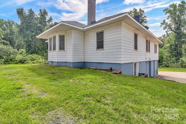 $1,800 | 8209 Moores Chapel Road, Charlotte, NC 28214