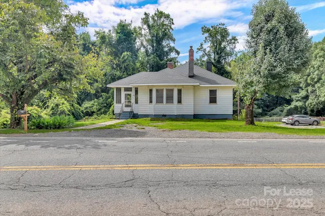 $1,800 | 8209 Moores Chapel Road, Charlotte, NC 28214