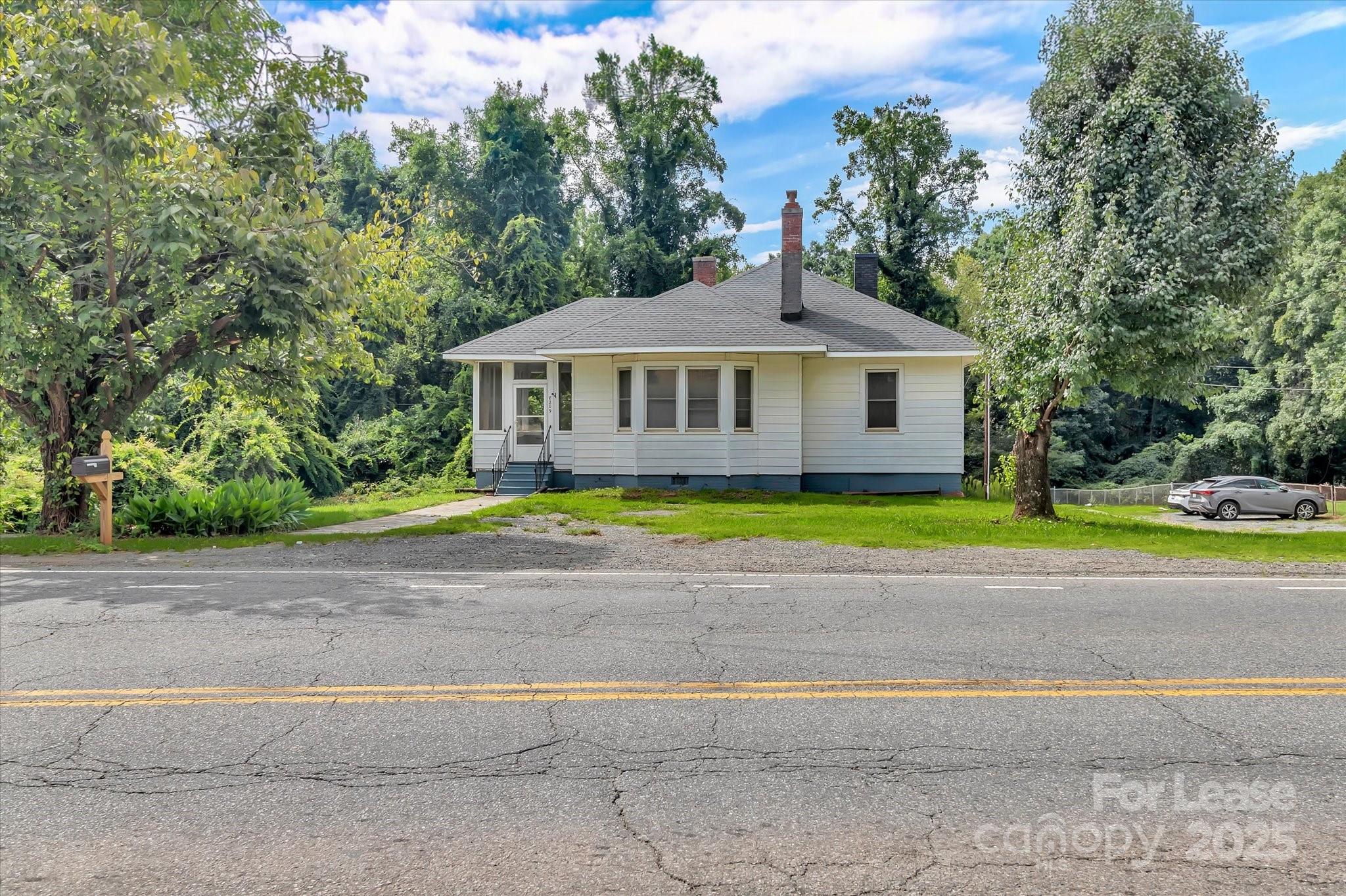 8209 Moores Chapel Road Charlotte, NC 28214 - Photo 5 of 27