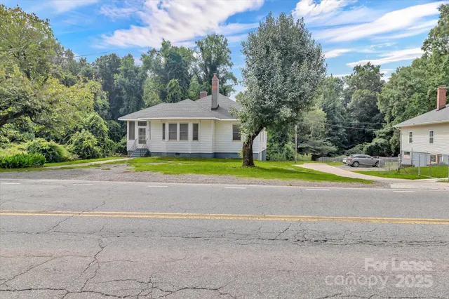 $1,800 | 8209 Moores Chapel Road, Charlotte, NC 28214