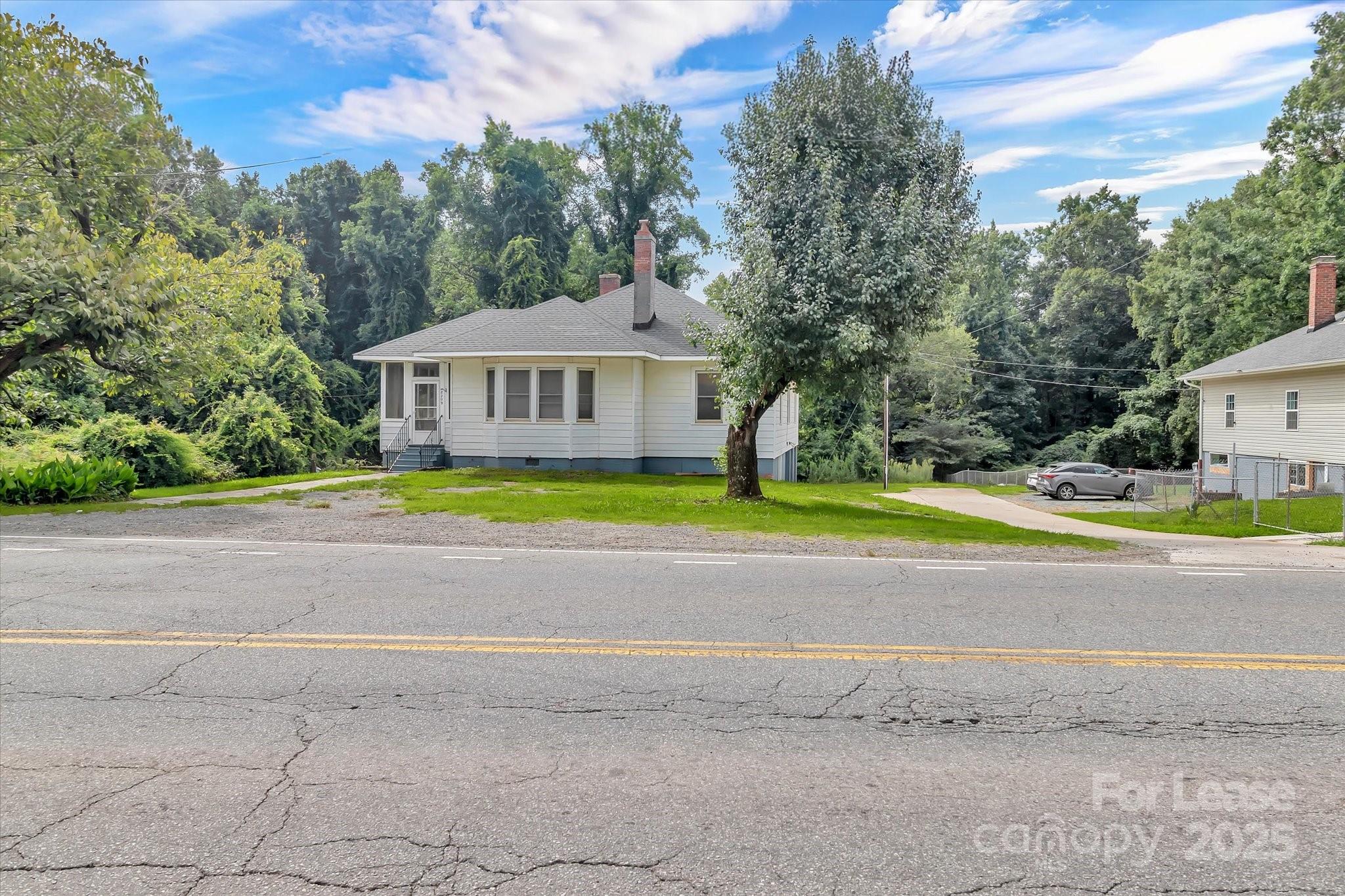 8209 Moores Chapel Road Charlotte, NC 28214 - Photo 6 of 27