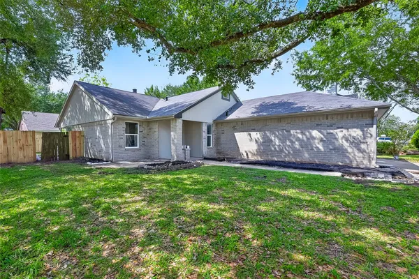 $279,999 | 2903 Silent Drive, Sugar Land, TX 77498
