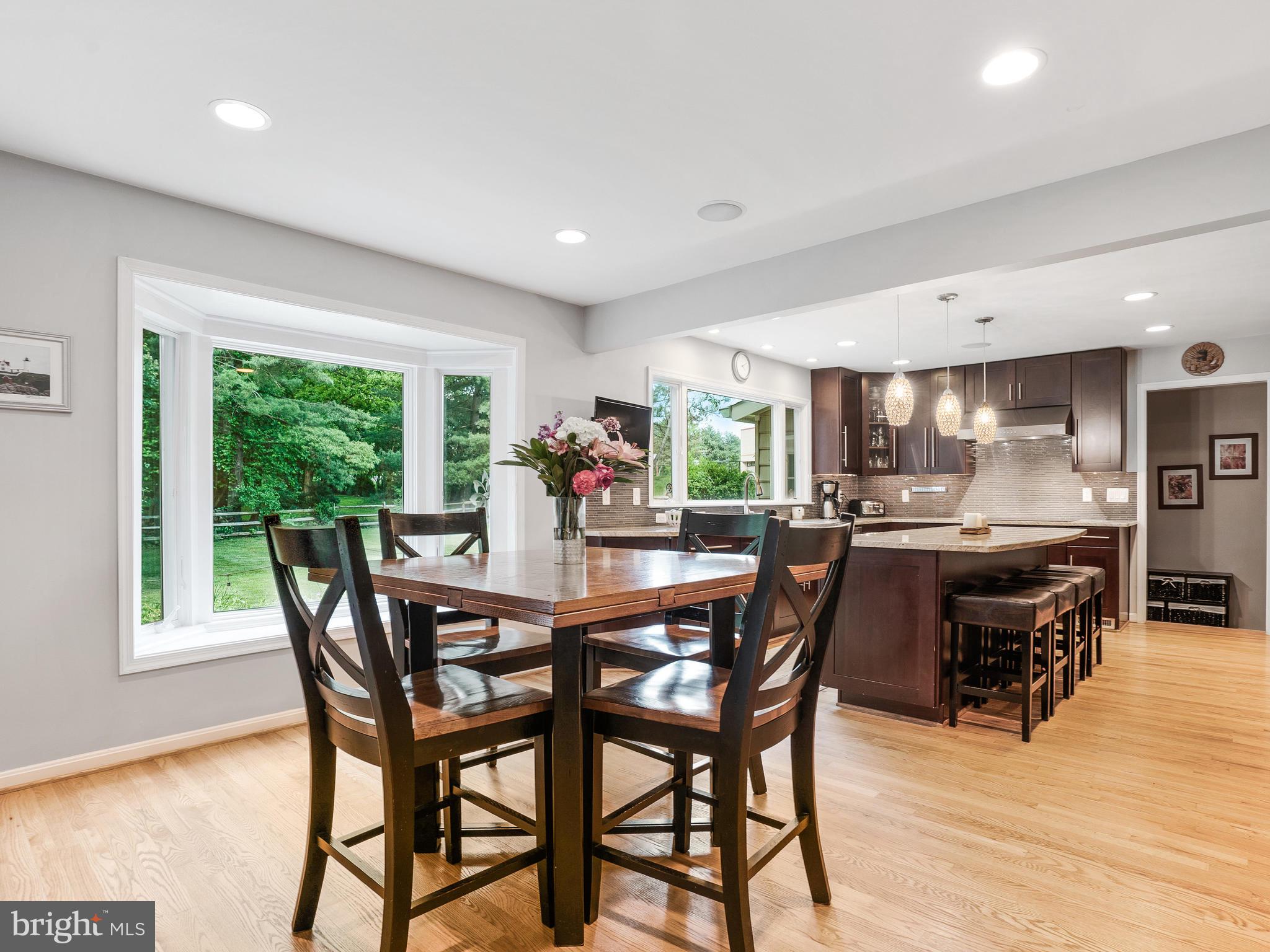 8801 Warfield Road Gaithersburg, MD 20882 - Photo 14 of 49 Eat-in area