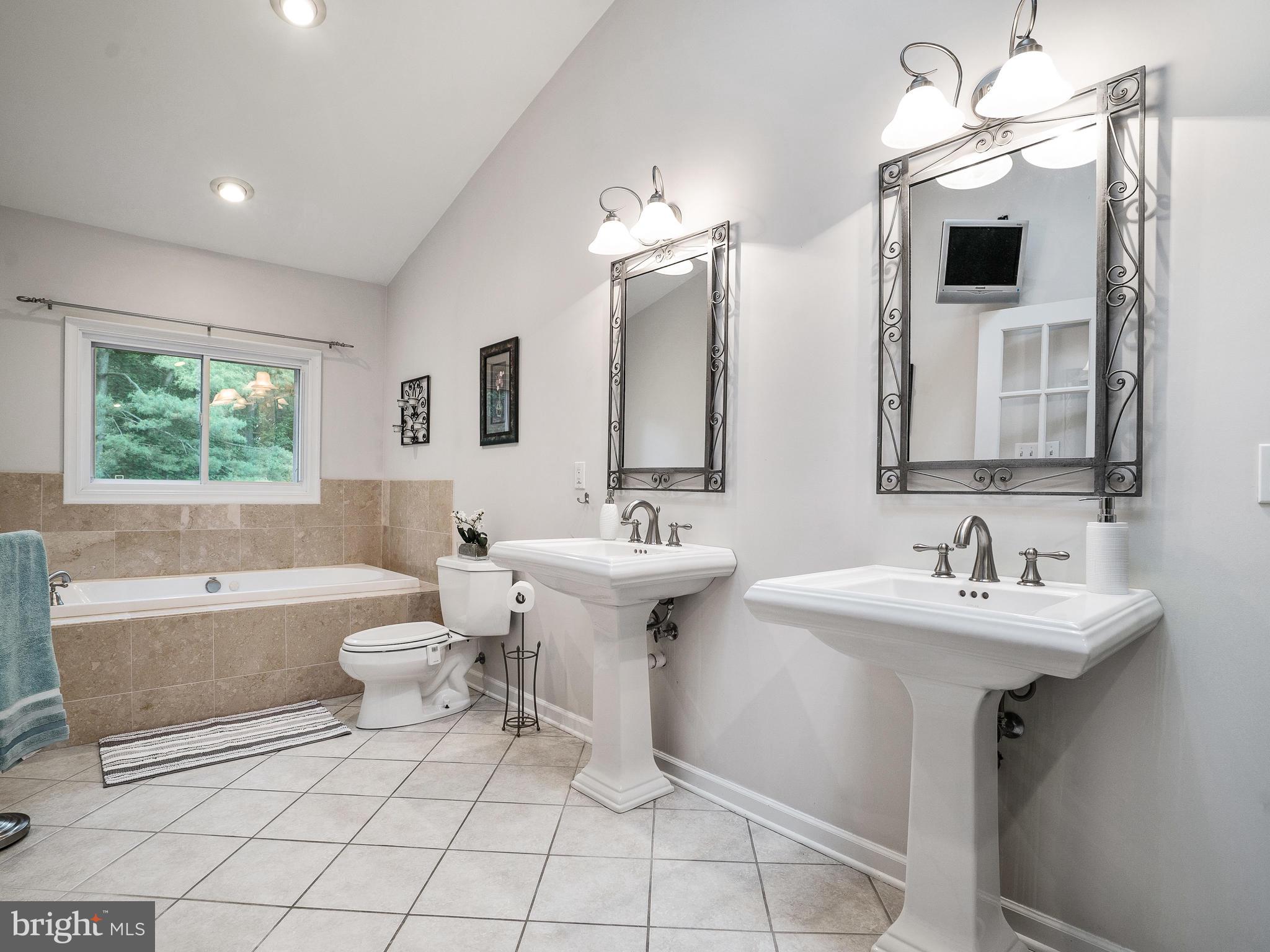 8801 Warfield Road Gaithersburg, MD 20882 - Photo 33 of 49 Master Bathroom