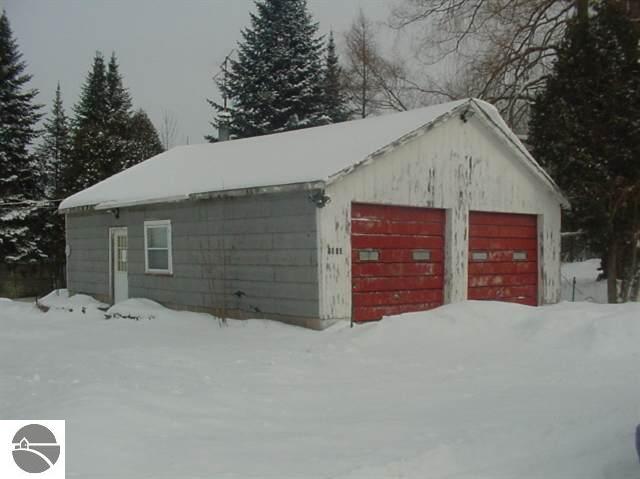 1513 Vanderlip Road Traverse City, MI 49686 - Photo 4 of 15 1700430-3.JPG