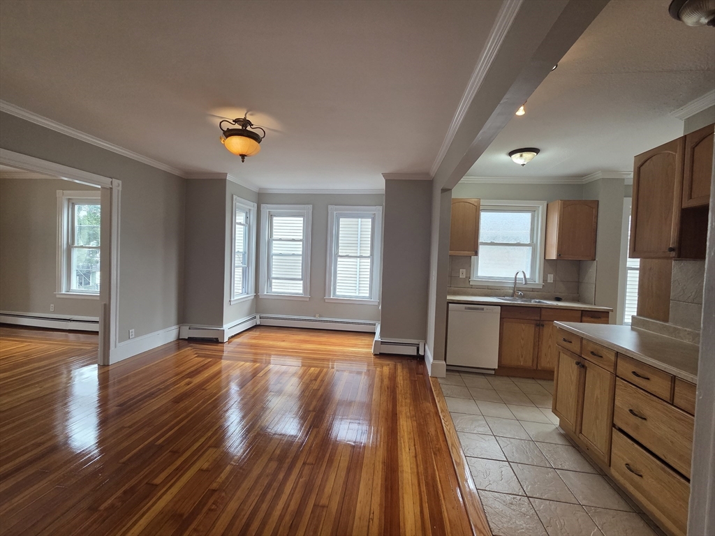 30 Endicott Street, Unit 2 Lynn, MA 01902 - Photo 4 of 11 Gallery Image 4