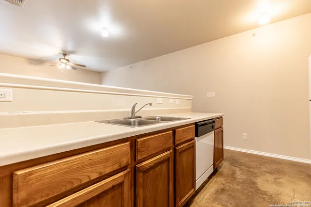 $1,100 | 10711 Mathom Landing, Unit 1, Universal City, TX 78148