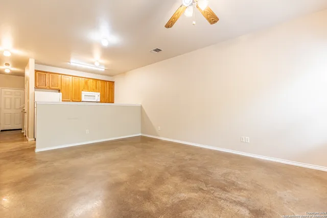 $1,100 | 10711 Mathom Landing, Unit 1, Universal City, TX 78148