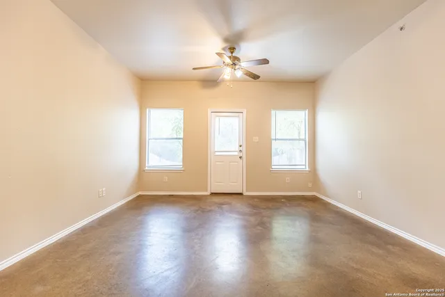 $1,100 | 10711 Mathom Landing, Unit 1, Universal City, TX 78148