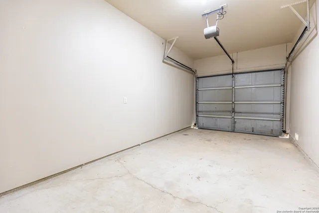 $1,100 | 10711 Mathom Landing, Unit 1, Universal City, TX 78148