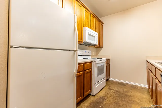 $1,100 | 10711 Mathom Landing, Unit 1, Universal City, TX 78148