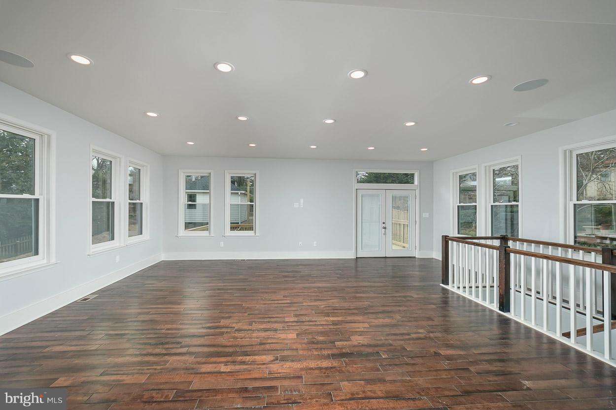 216 Hawthorn Road Baltimore, MD 21210 - Photo 2 of 30 Living Room