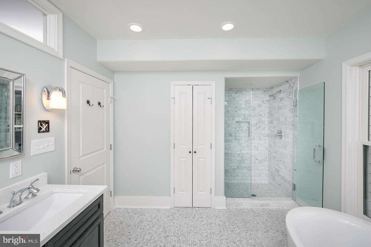 216 Hawthorn Road Baltimore, MD 21210 - Photo 14 of 30 Bath (Master)