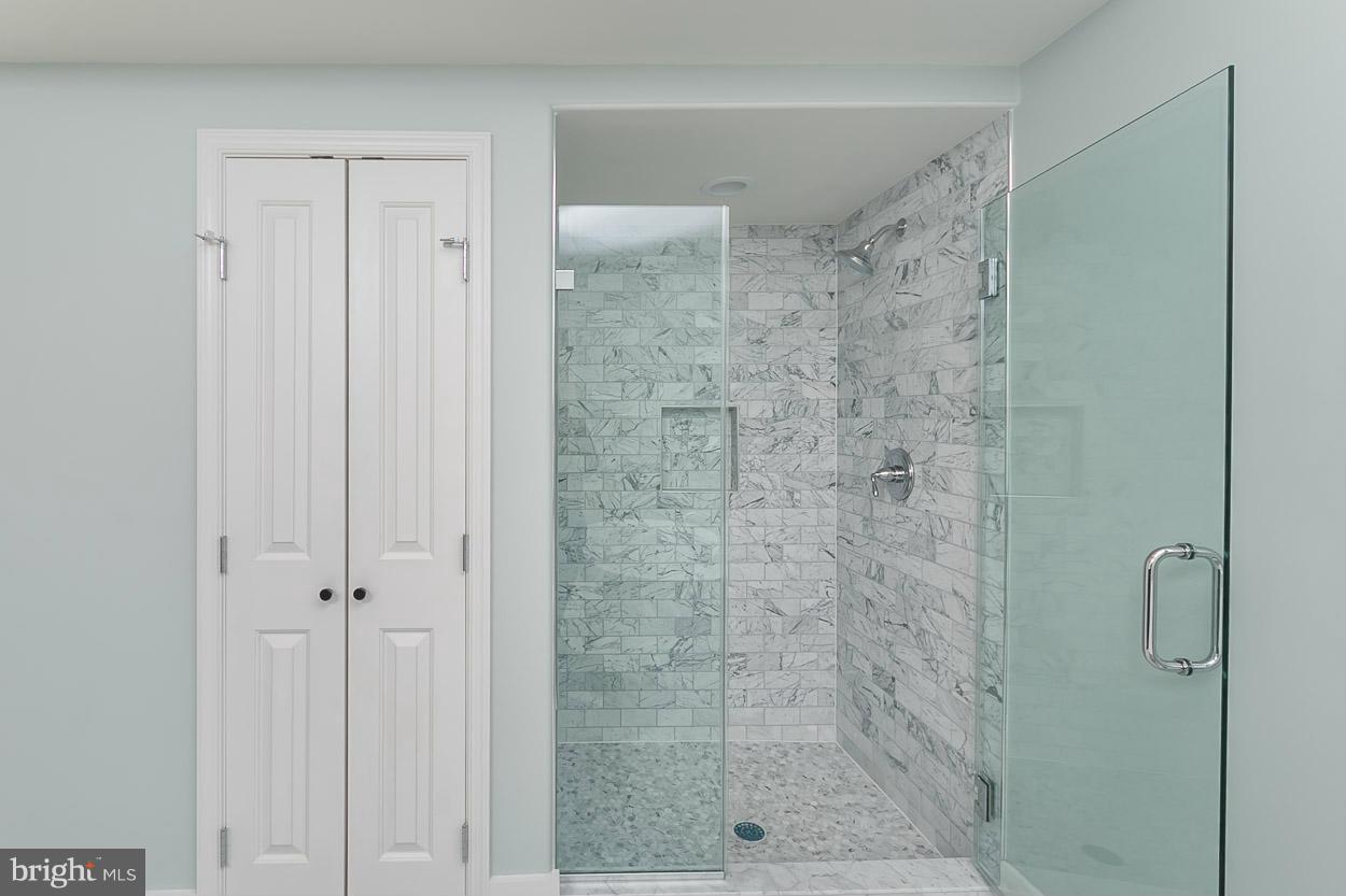 216 Hawthorn Road Baltimore, MD 21210 - Photo 15 of 30 Bath (Master)