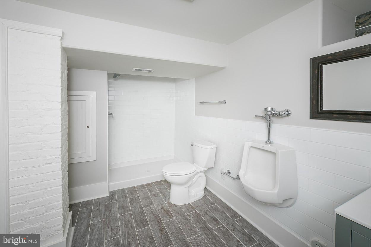 216 Hawthorn Road Baltimore, MD 21210 - Photo 23 of 30 Bath
