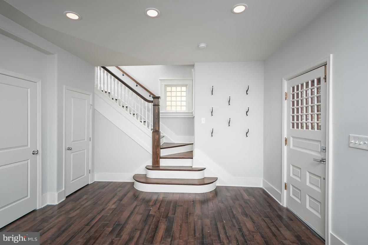 216 Hawthorn Road Baltimore, MD 21210 - Photo 5 of 30 Interior (General)
