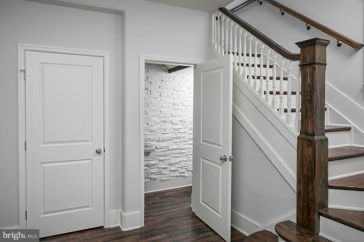 216 Hawthorn Road Baltimore, MD 21210 - Photo 6 of 30 Interior (General)